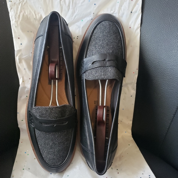 Clarks Women's Raisie Elletta Loafers. - Picture 5 of 12